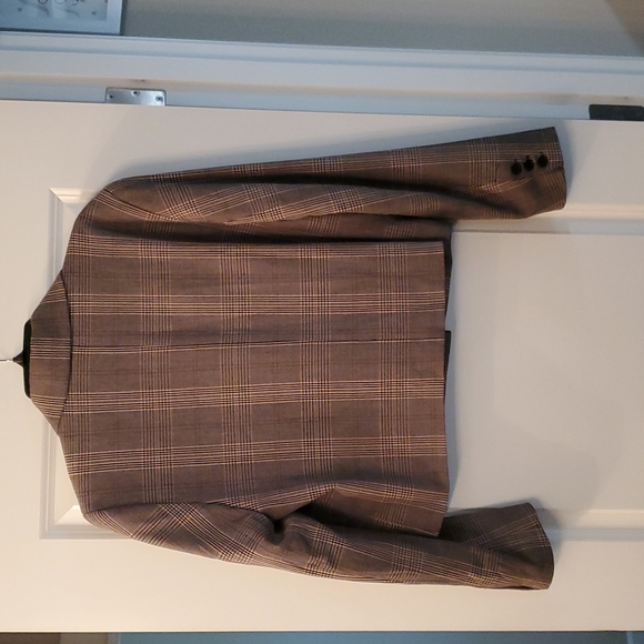 Blazer - Picture 4 of 4